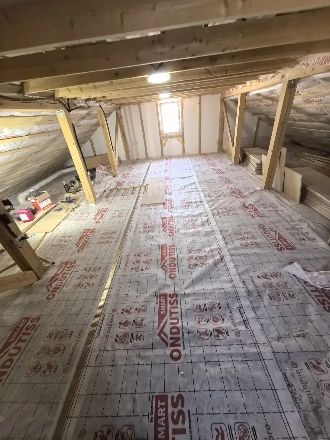 Герметичная пароизоляция слоя эковаты при утеплении дома