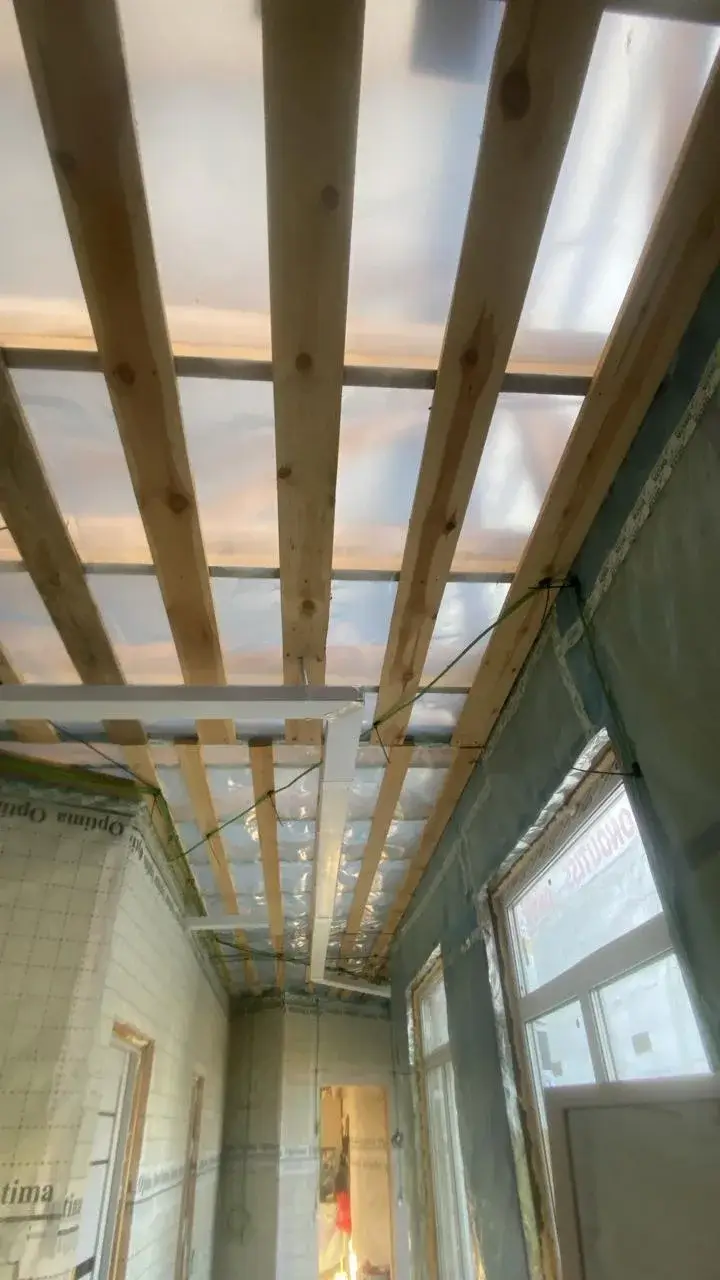 Подготовка потолка к задувке эковаты в частном доме